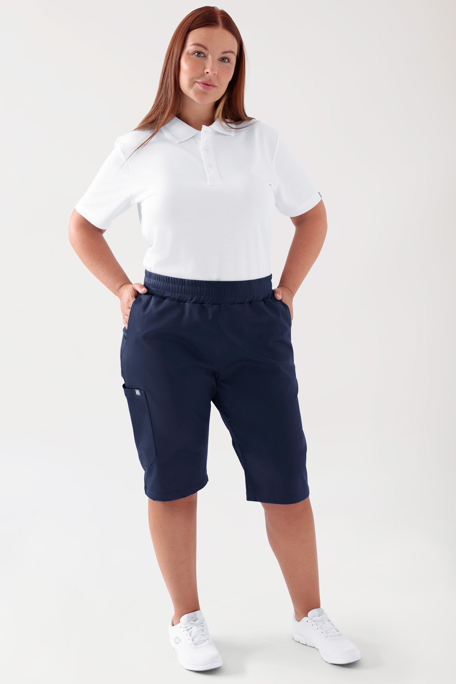 COMFY FLEX Stretch broek Unisex - bermuda navy, Voorzijde view Het model is 173 cm lang en draagt maat L