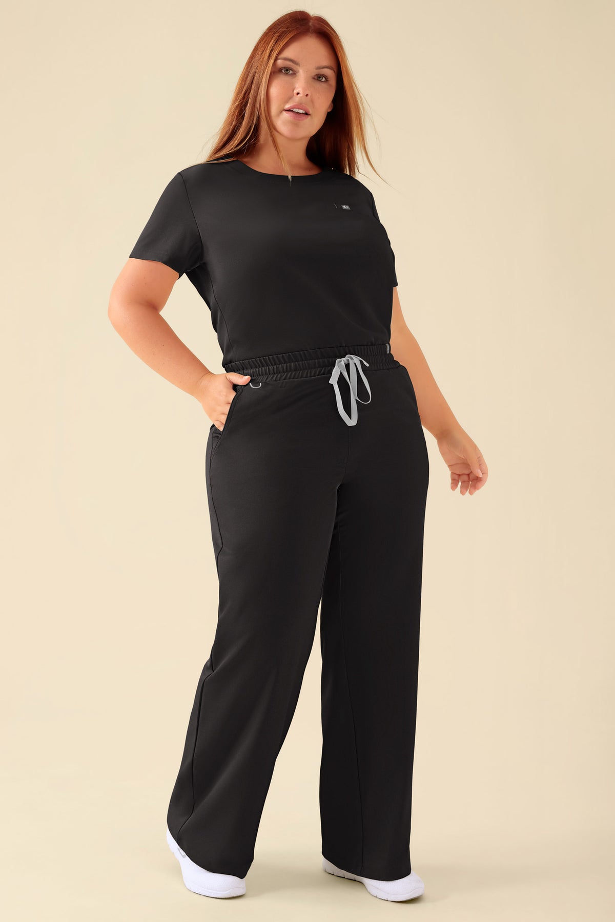 KAERE broek dames - wijd been zwart, Voorzijde view Het model is 173 cm lang en draagt maat XL