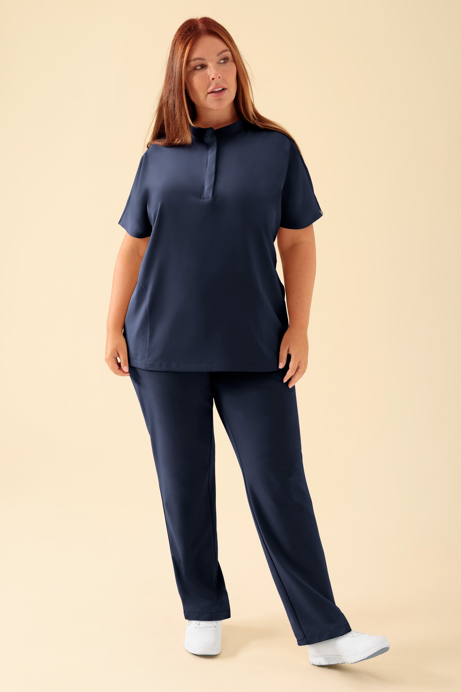 KAERE dames oversteektuniek - opstaande kraag navy, Voorzijde view Het model is 173 cm lang en draagt maat XL