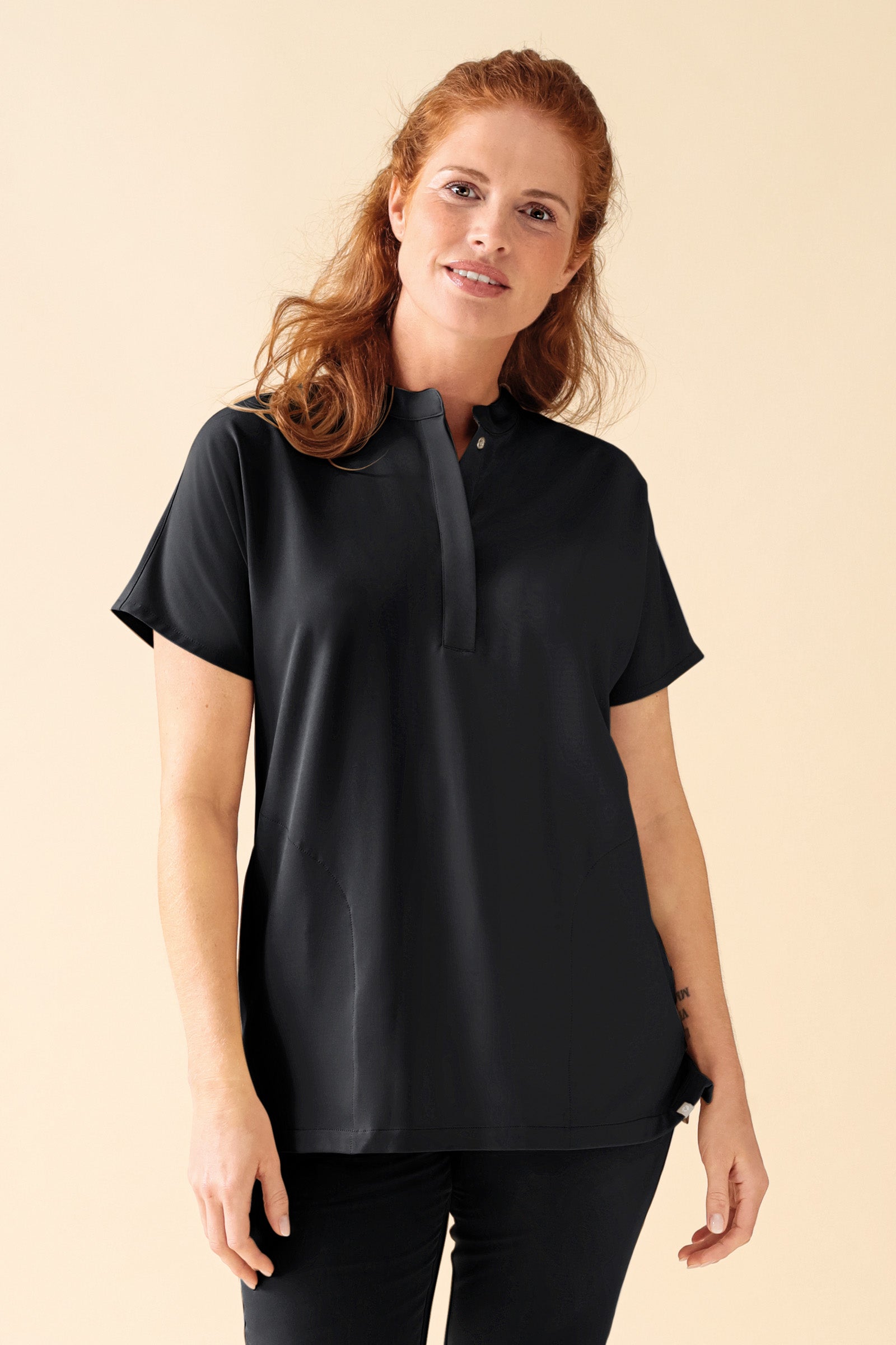 KAERE dames oversteektuniek - opstaande kraag zwart