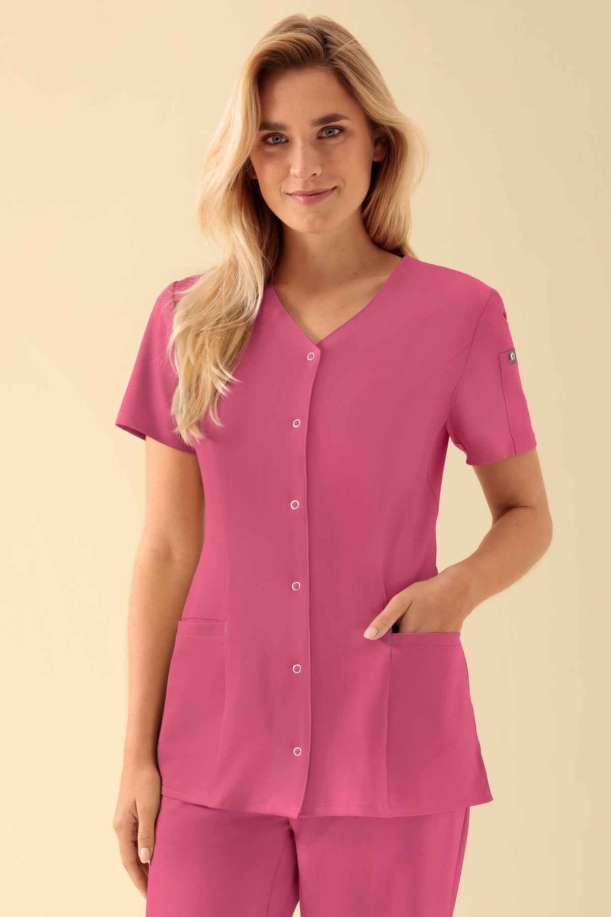 KAERE tuniek dames - drukknoopsluiting oud rose, Voorzijde view Het model is 177 cm lang en draagt maat S